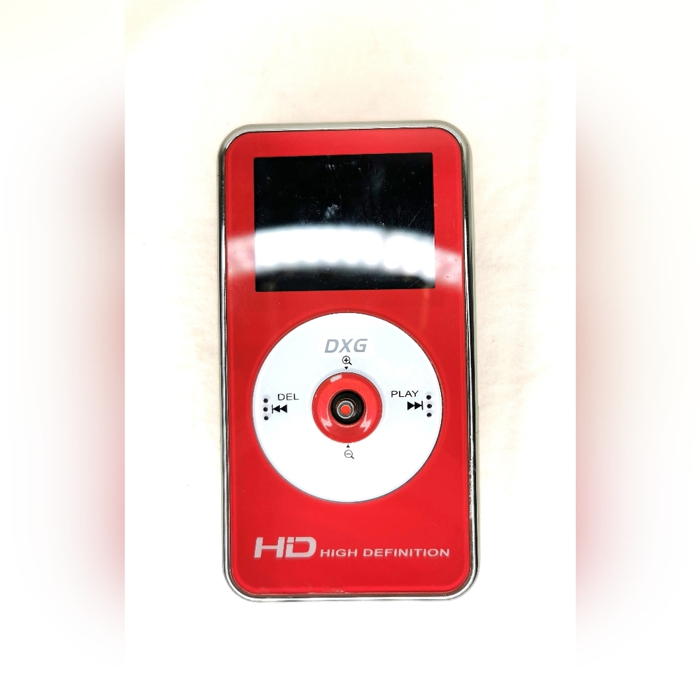 ~CLEARANCE~ DXG HD 5MP 2X Digital Zoom red camcorder